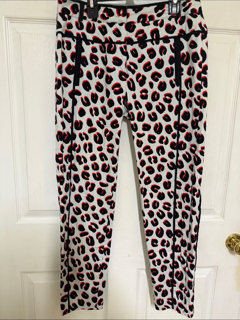 Veronica Beard White Leggings with Black and Red Leopard Spots